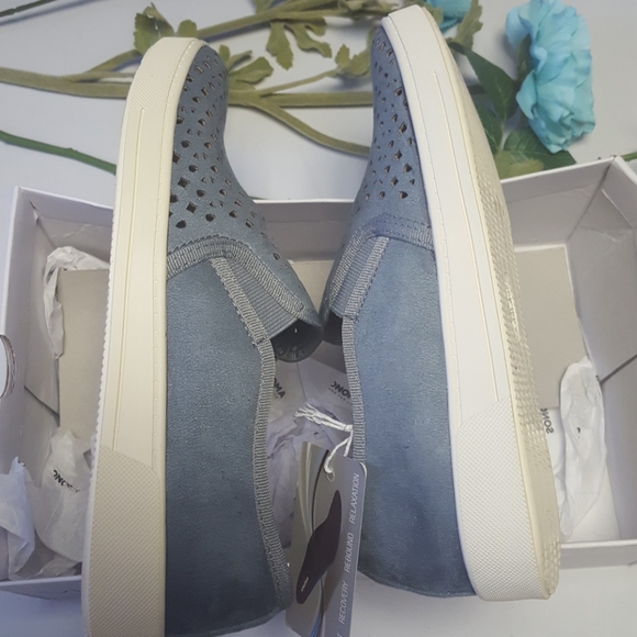 NIB womens Vitalize blue shoes size 7 - Picture 6 of 8